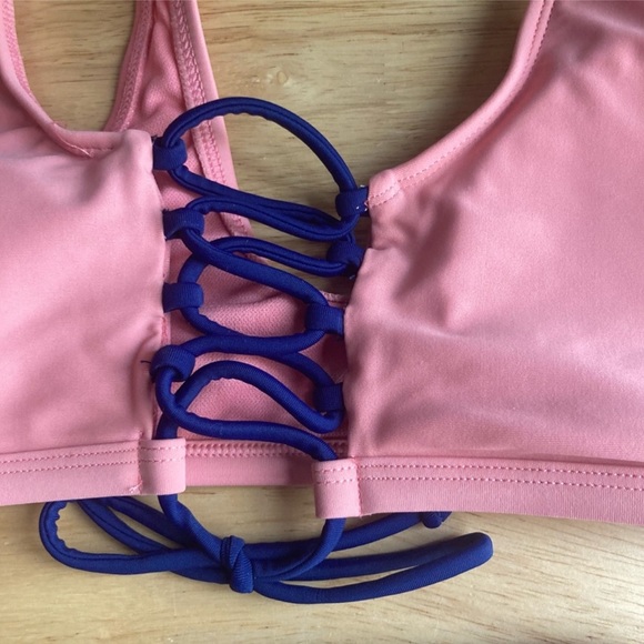 NWT Indigo Rein Two Pieces Bikini Set Pink & Navy Size M - Picture 2 of 8